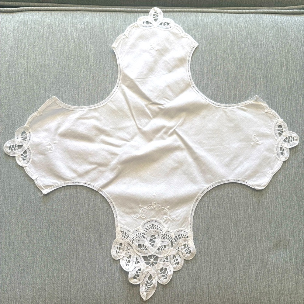 White Cotton Battenberg Lace Doily or Basket Liner/Cover Elegant Vintage